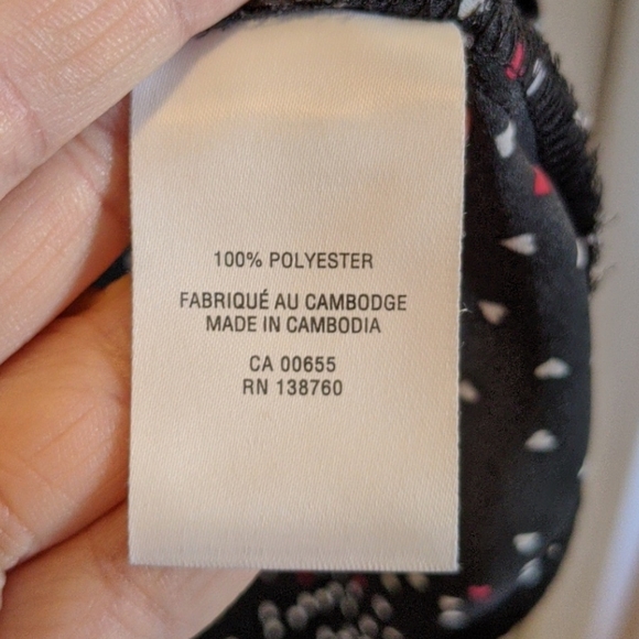 3/$20 Reitmans 💕 heart print blouse - Picture 7 of 8